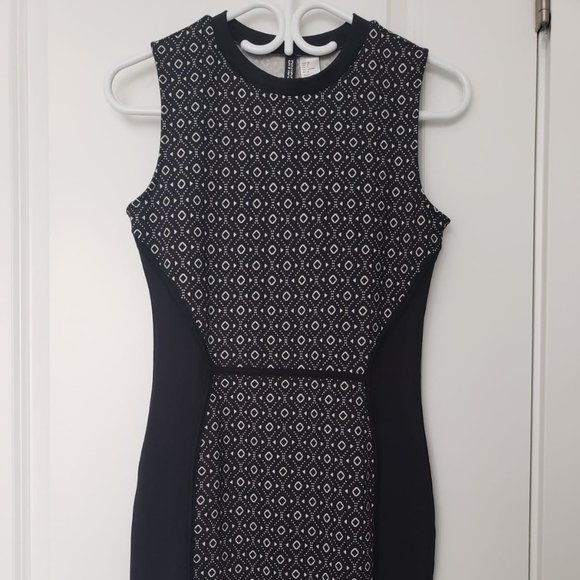 H & M BLACK SHORT DRESS - Picture 1 of 3